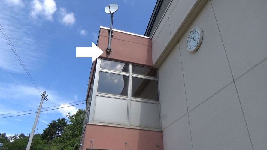 本宮小学校でスズメバチの引っ越し巣駆除の現場