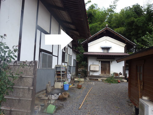 白河市でスズメバチ駆除の現場